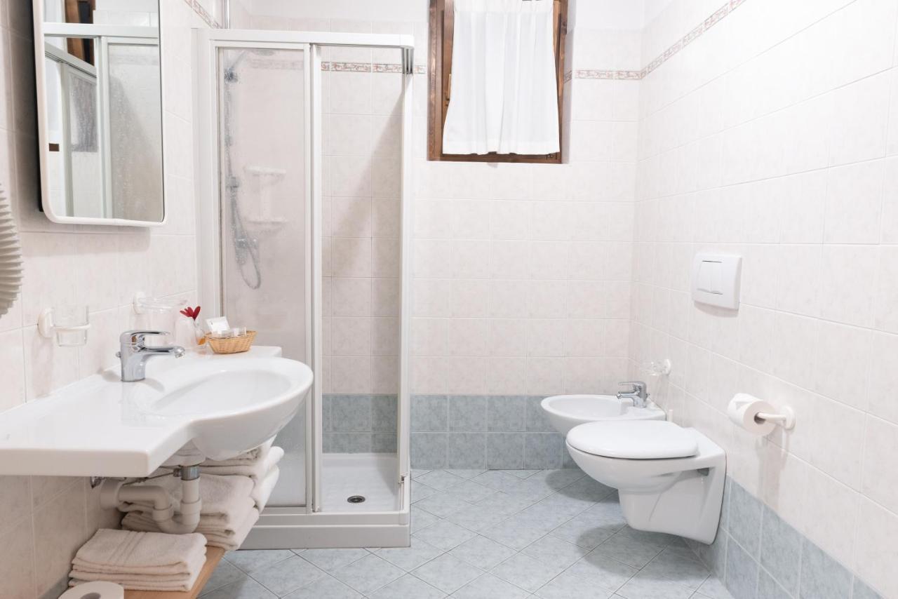 Hotel Garni Rin Da Rin Ливиньо Экстерьер фото