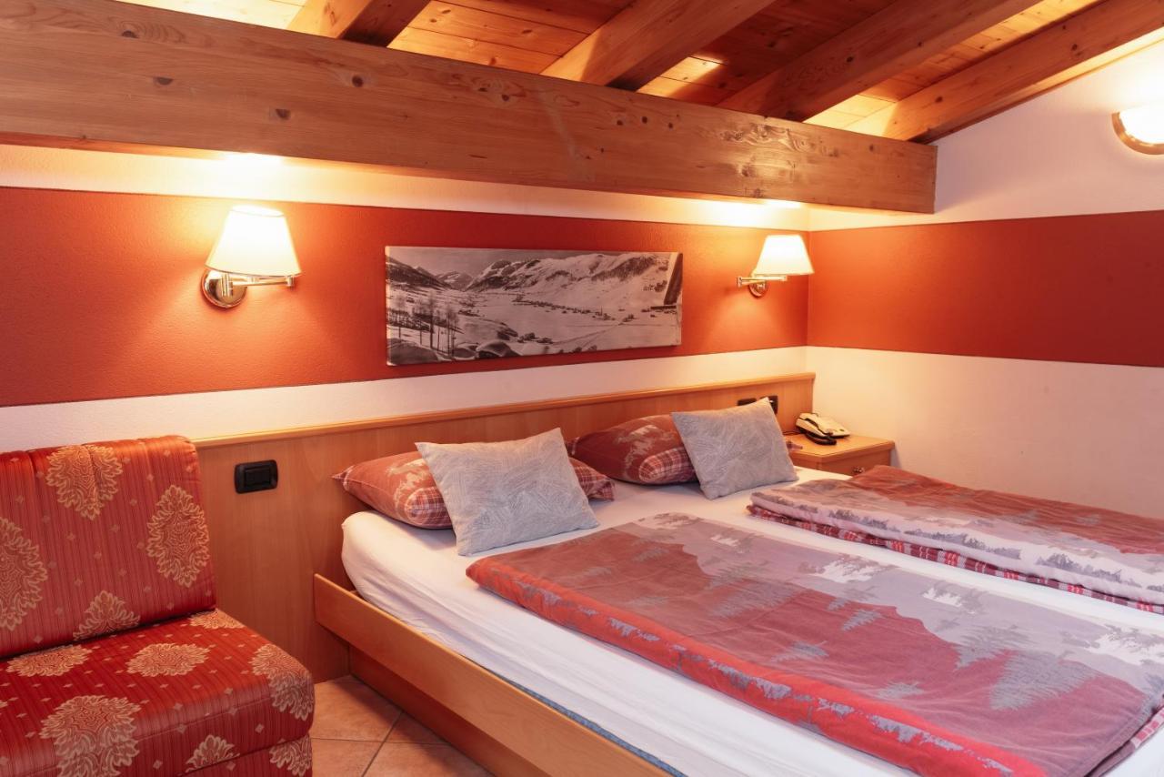 Hotel Garni Rin Da Rin Ливиньо Экстерьер фото